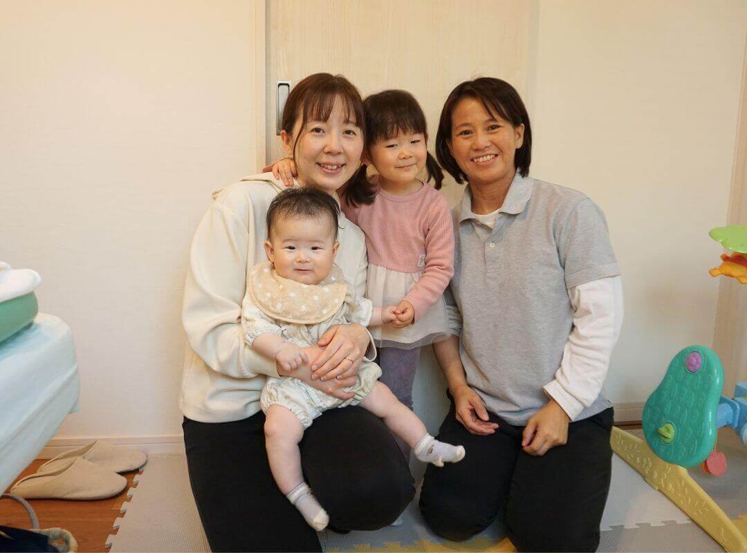 産後骨盤矯正のお客様と記念写真