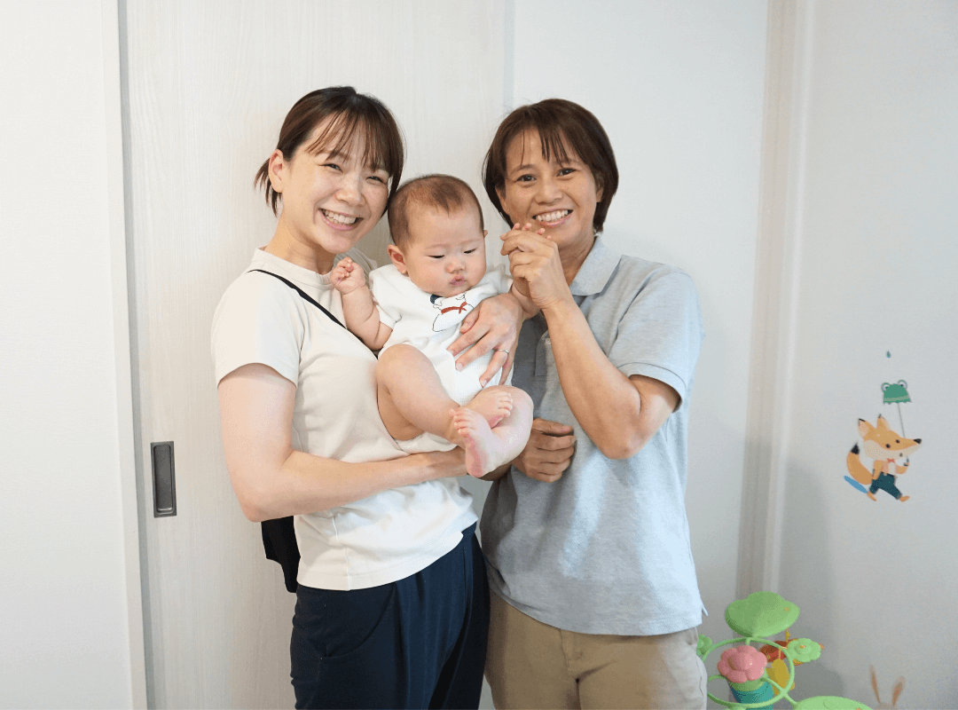 産後骨盤矯正のお客様と記念写真